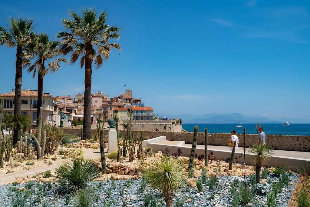 2P Remparts Vieil Antibes Apartment
