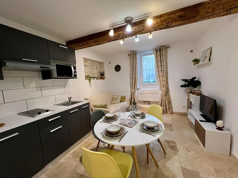 2P Remparts Vieil Antibes Apartment 0*,