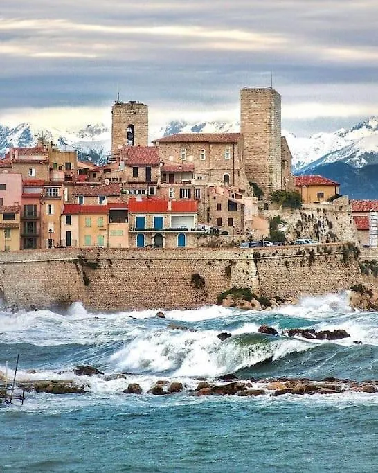 2P Remparts Vieil Antibes Apartment